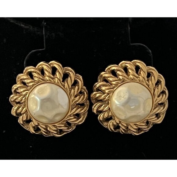 Vintage Chanel Earrings Gold Tone Round Faux Pearl Clip On 90s Authentic READ - Picture 1 of 16